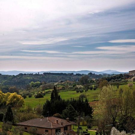 Casa Il Glicine A Due Passi Dal Centro Apartment Siena Bagian luar foto