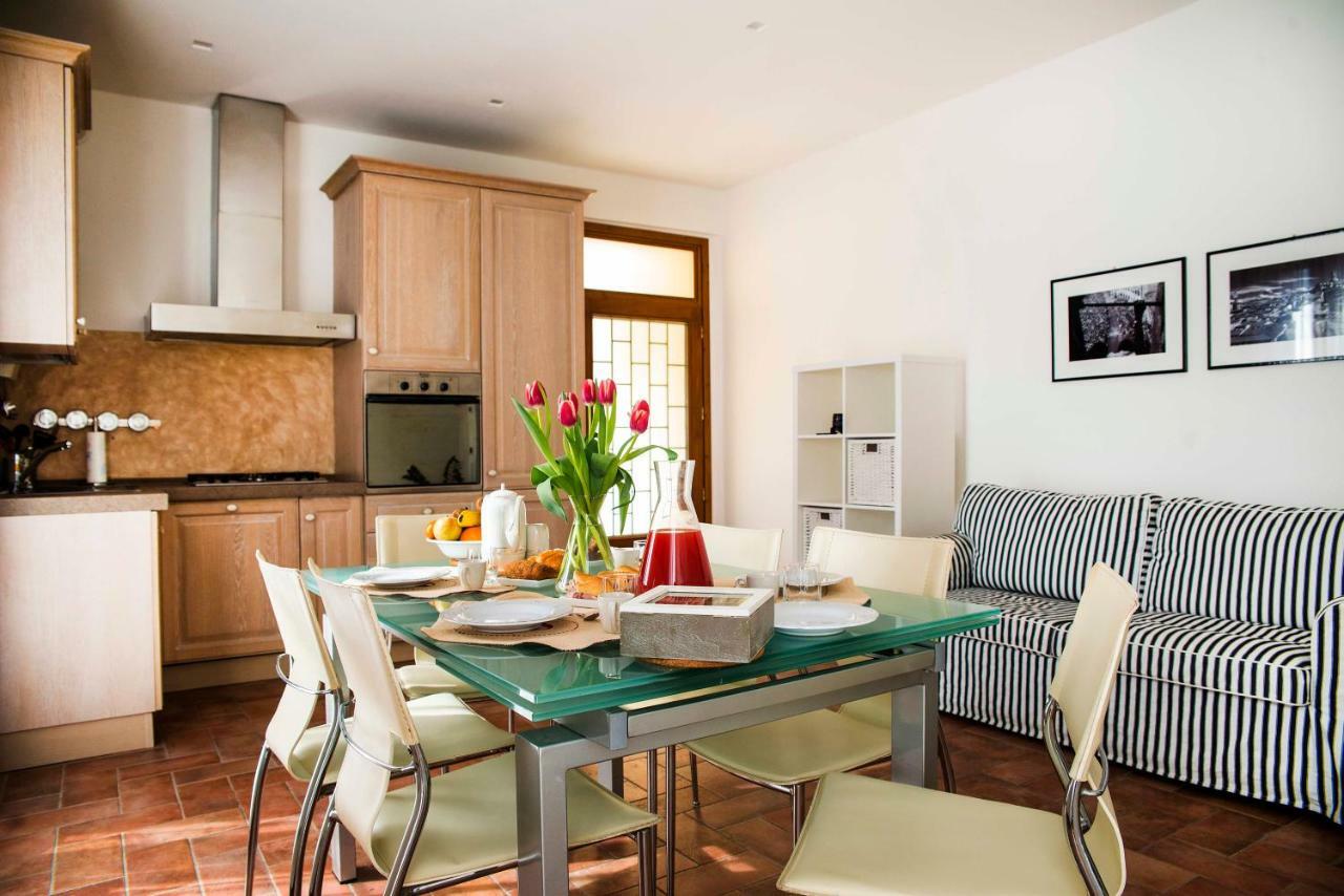 Casa Il Glicine A Due Passi Dal Centro Apartment Siena Bagian luar foto