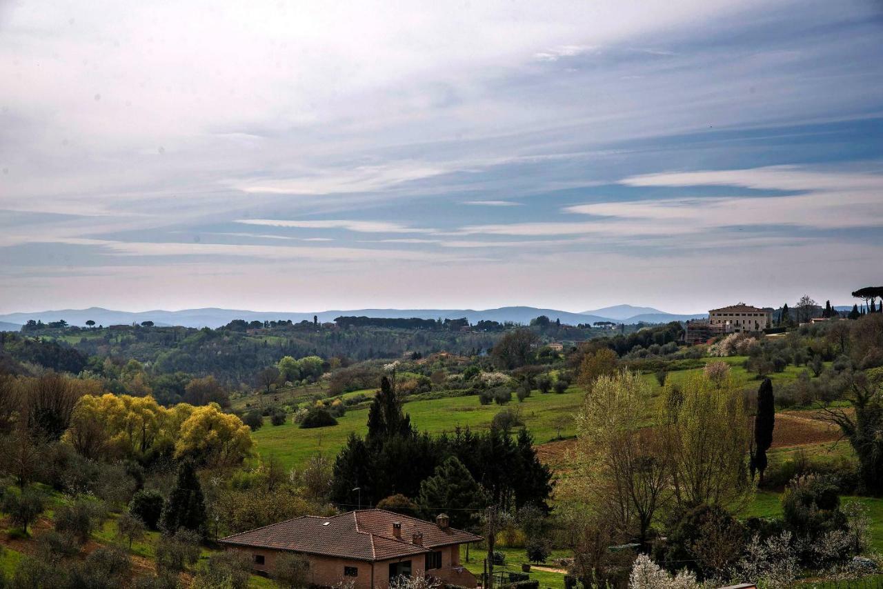 Casa Il Glicine A Due Passi Dal Centro Apartment Siena Bagian luar foto